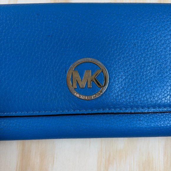 Michael Kors Blue Wallet - Picture 11 of 13